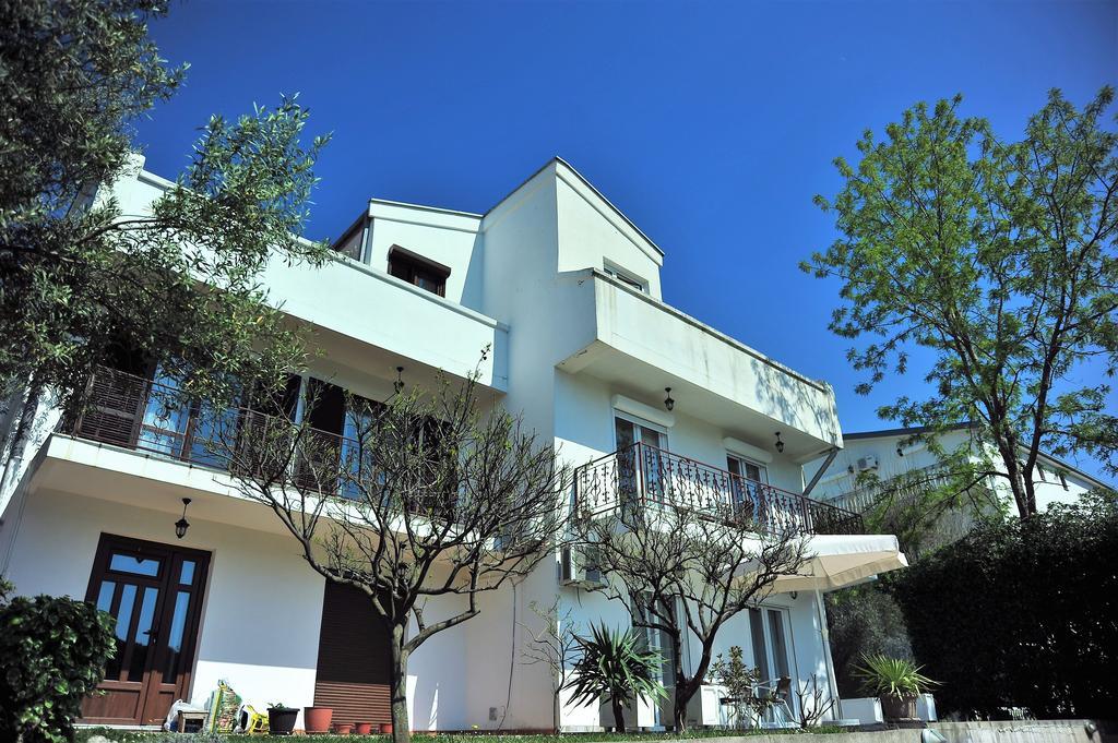 Grejm Family Apartments Petrovac Exterior photo